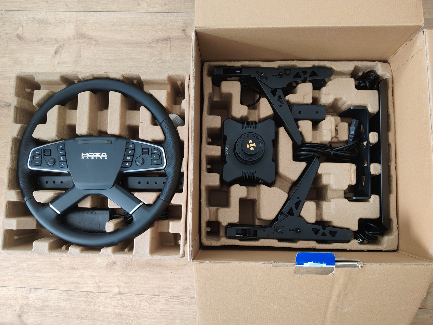 Moza Racing Truck Driving Simulator Bundle Zwart, Refurbished by MOZA