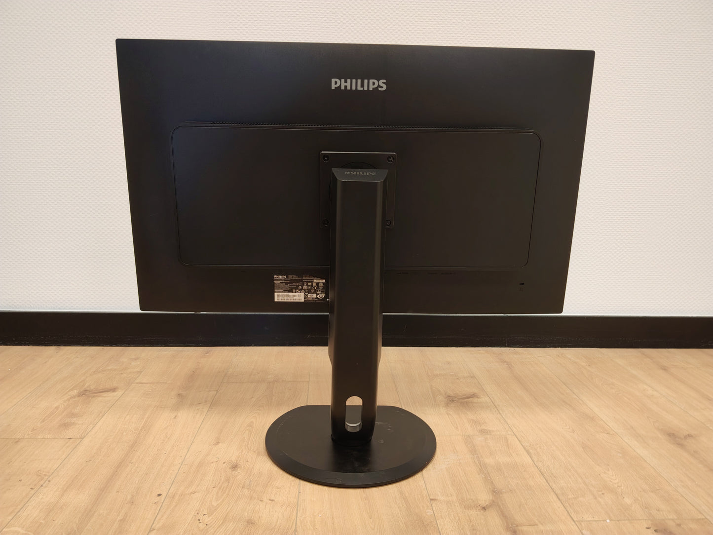 Philips 328P6VJEB/00 – 31,5 inch 4K UHD Monitor – 3840 x 2160 – VA – 60 Hz – USB 3.0 – Zwart, Refurbished